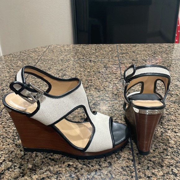 Michael Kors wedges - Picture 2 of 7